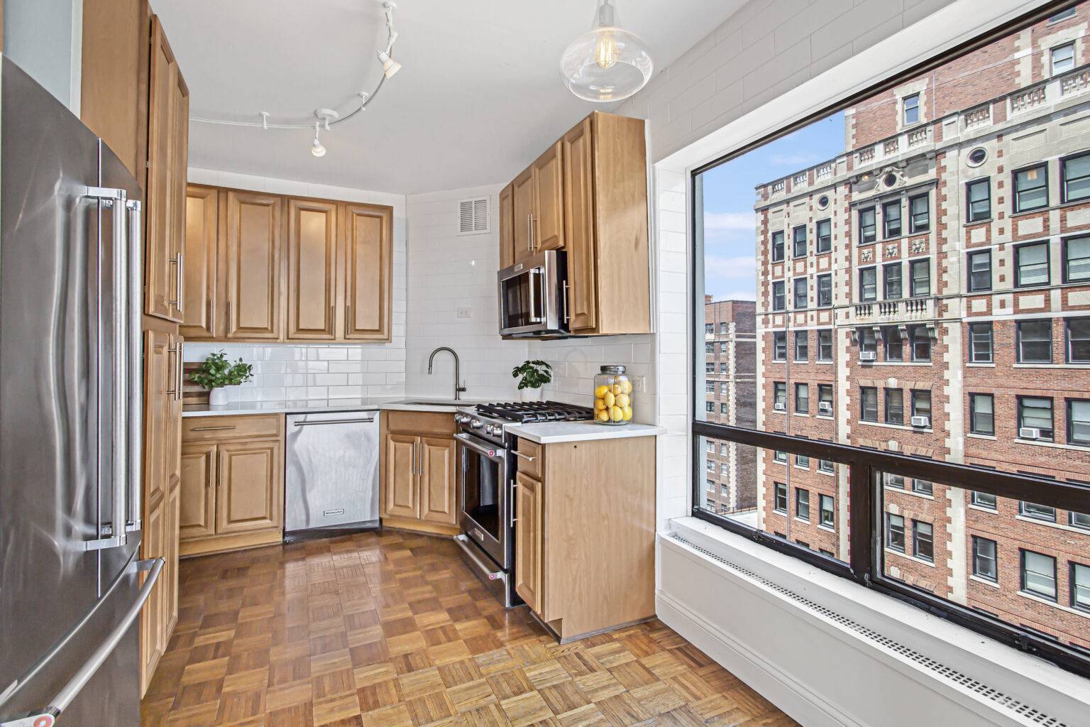 001_hdr_v492723_1kitchen2