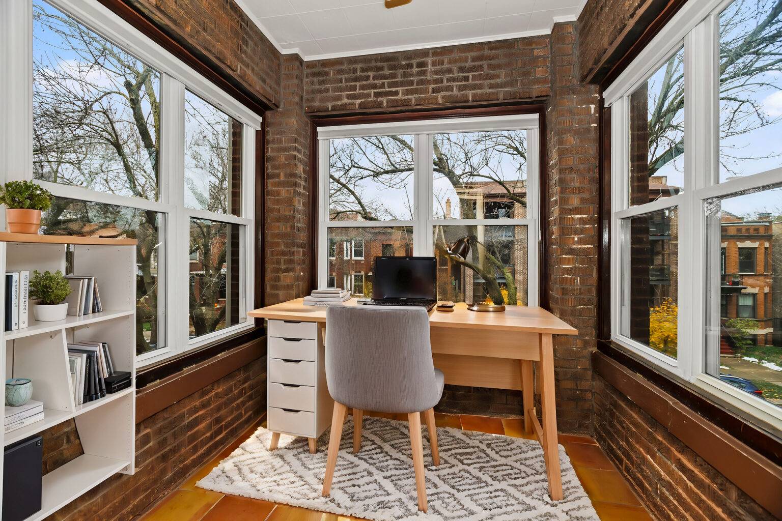 013_c_sunroom_office