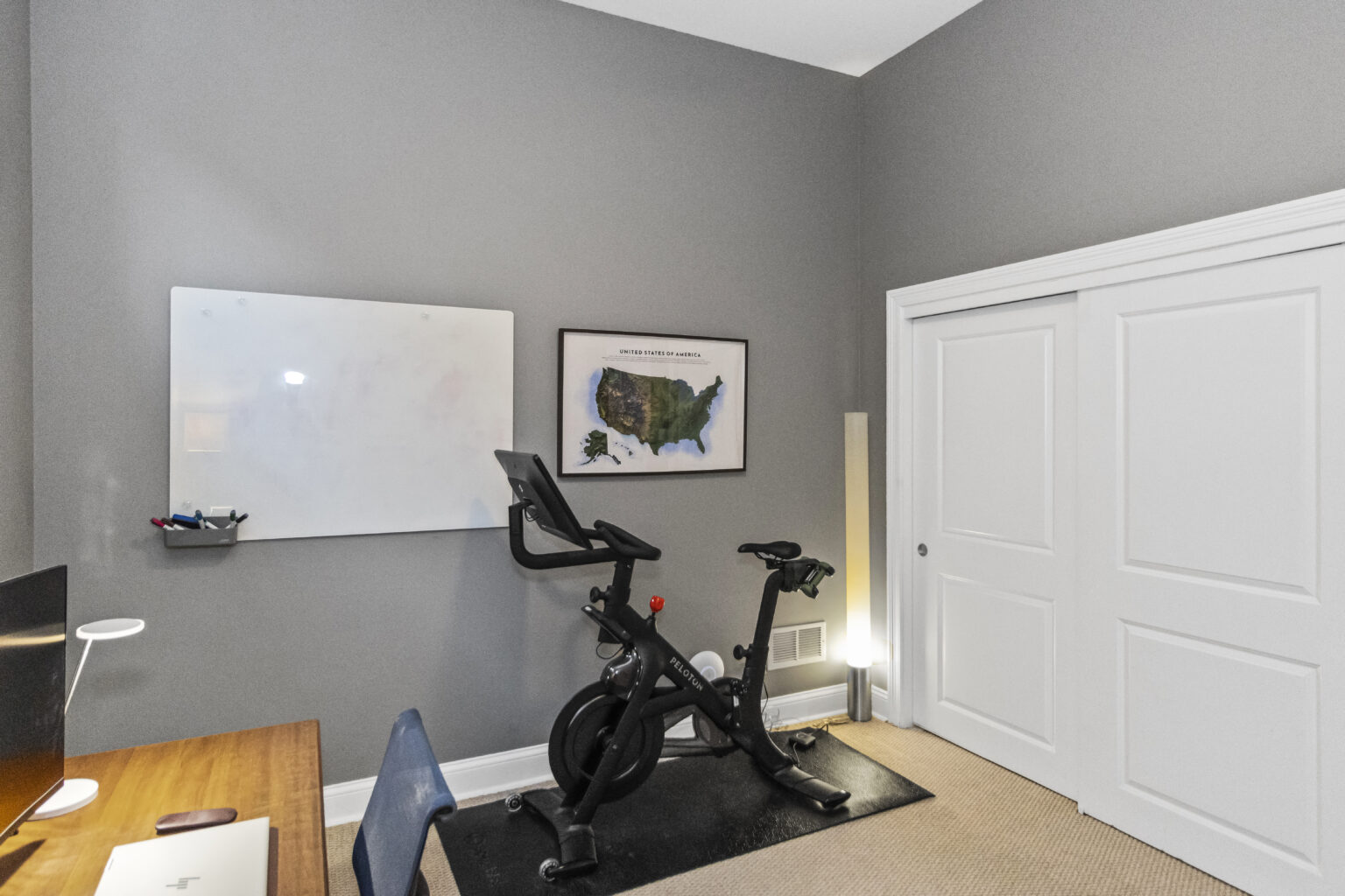 015_hdr_v495189_0office1