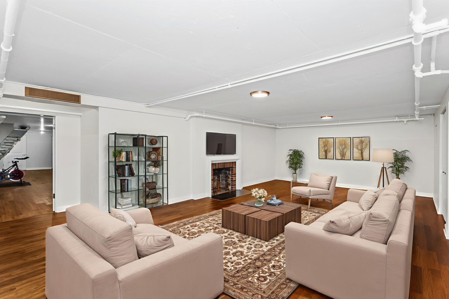 013_c_016_v503038_0familyroom1_living_room_standard_29