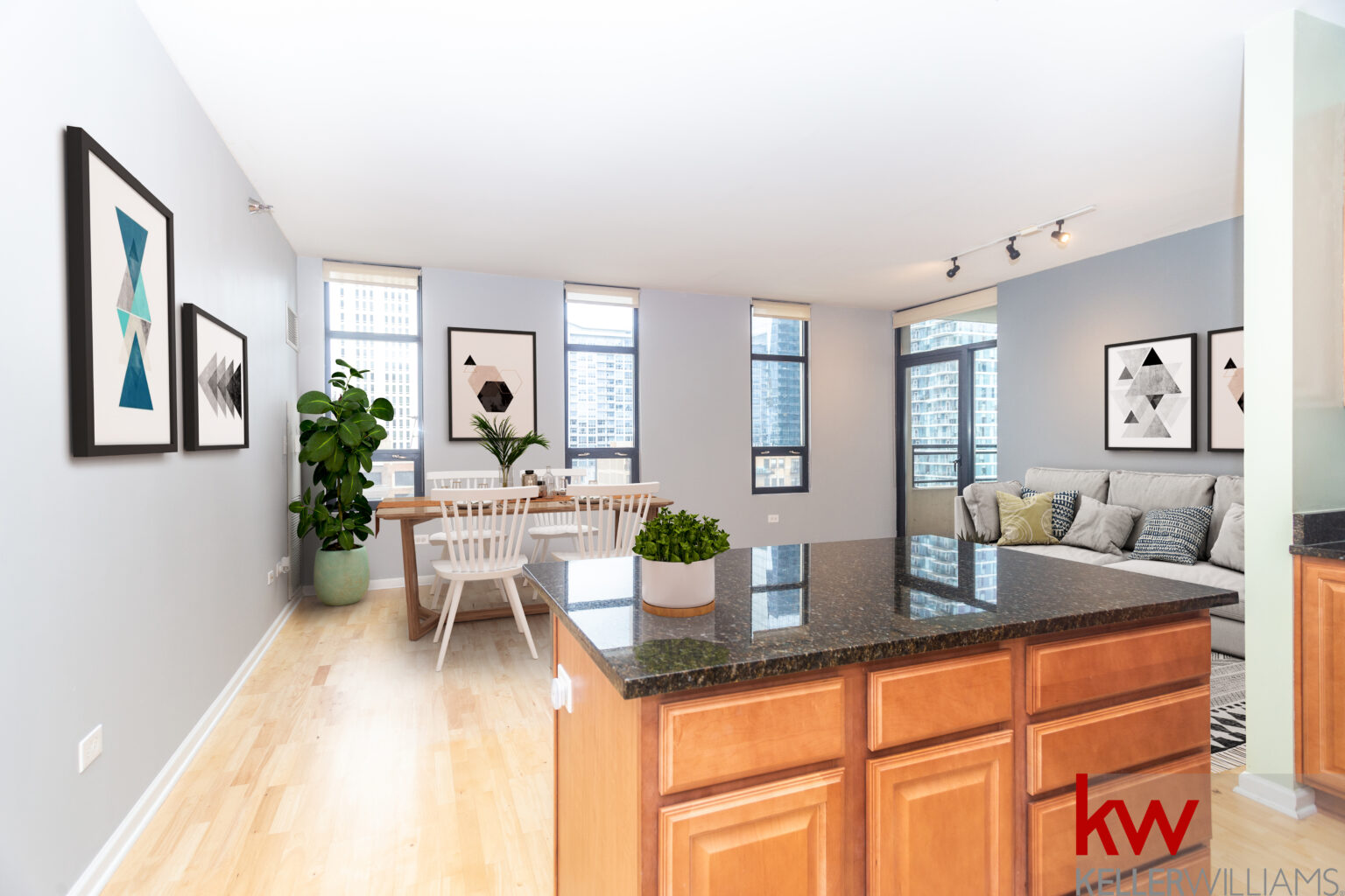 001_c_living_dining